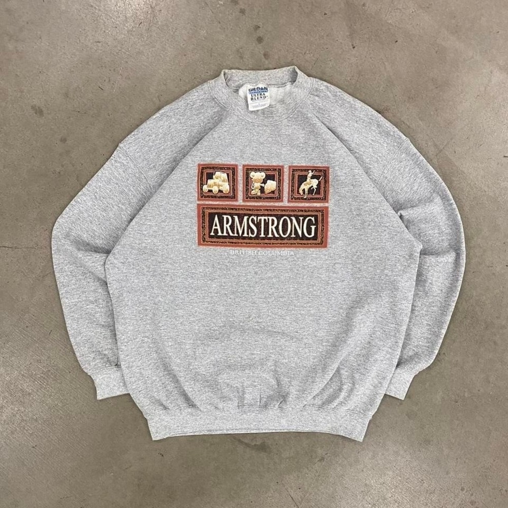 Vintage 90s Armstrong British Columbia Canada Nature Destination Gildan Crewneck